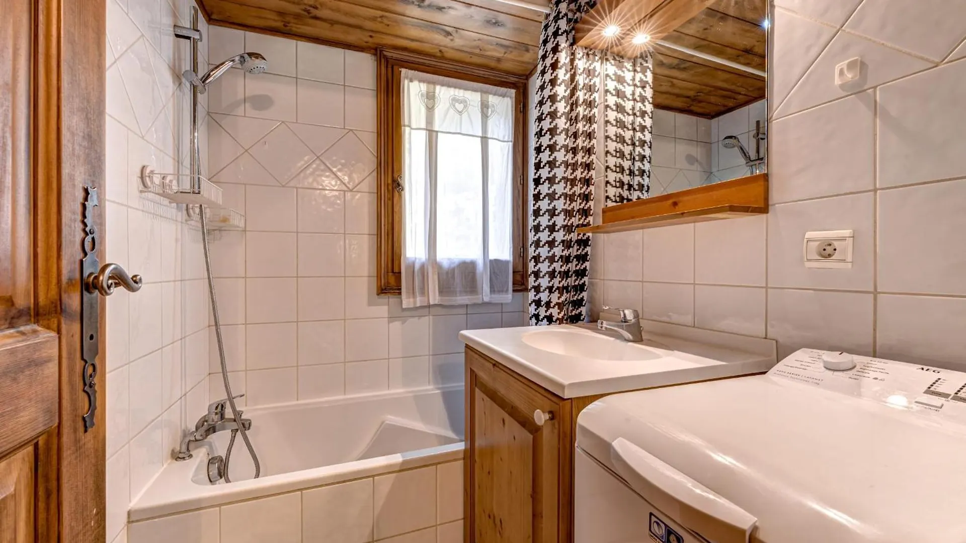 Jardin Du Parc Mont Blanc- Alpine Style Apartment In The Heart Of Chamonix France